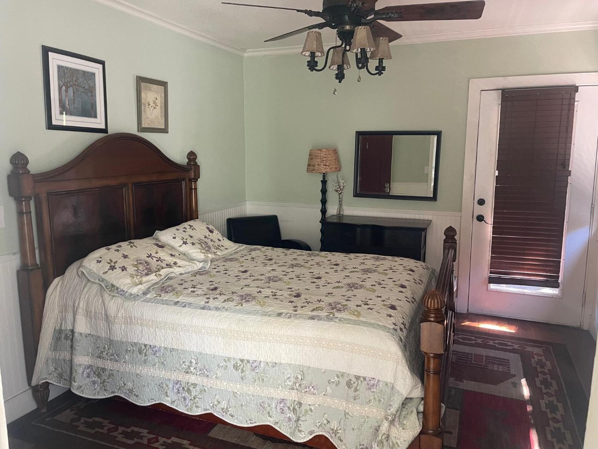 Guerneville Lodge Ngoại thất bức ảnh