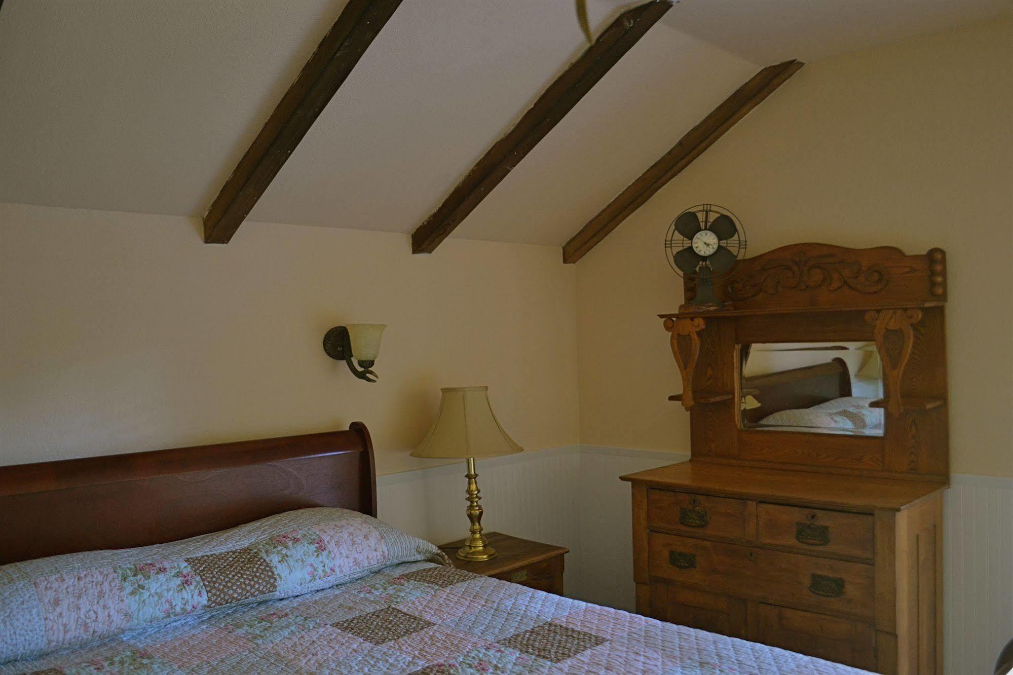 Guerneville Lodge Ngoại thất bức ảnh