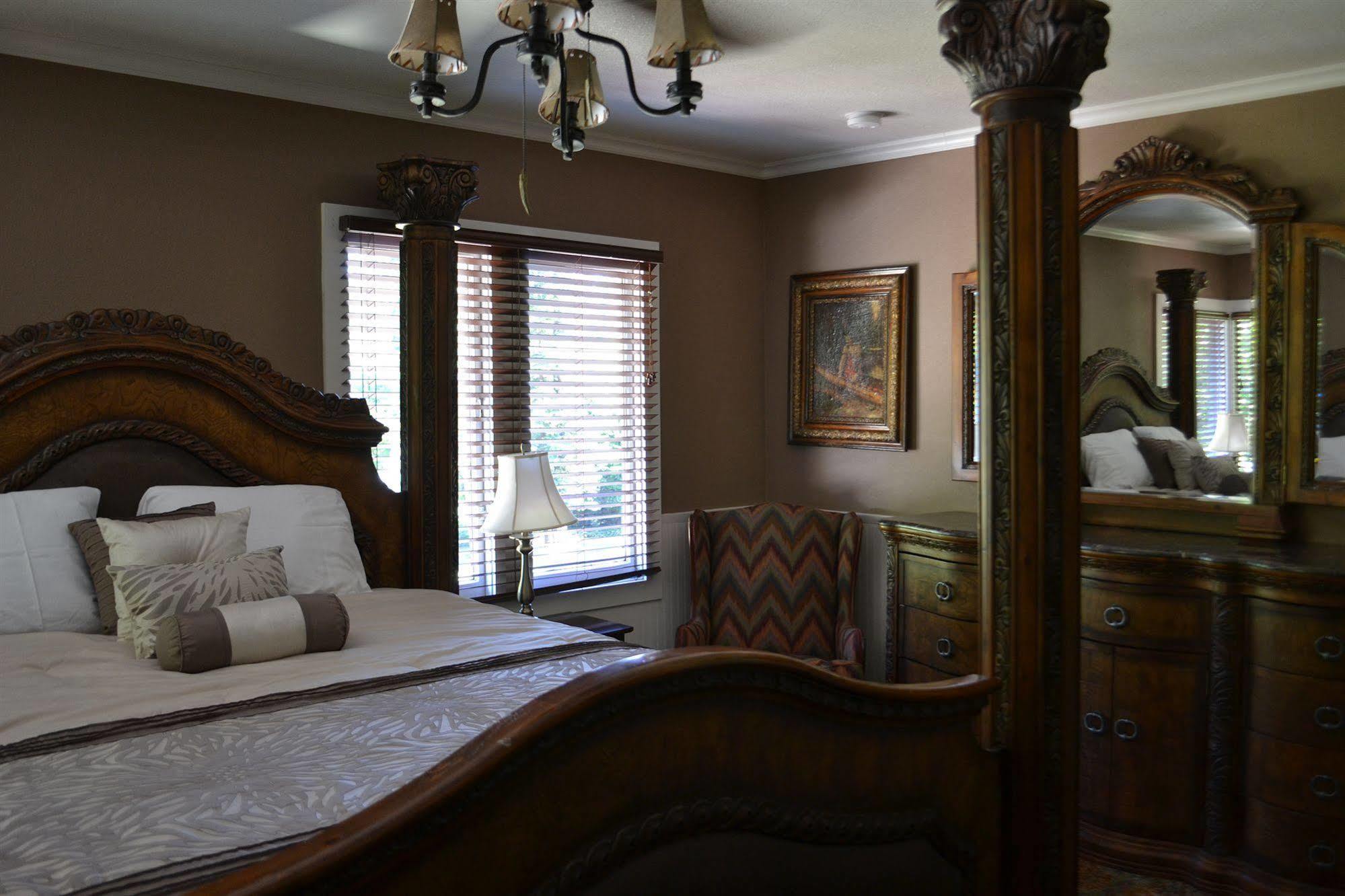 Guerneville Lodge Ngoại thất bức ảnh