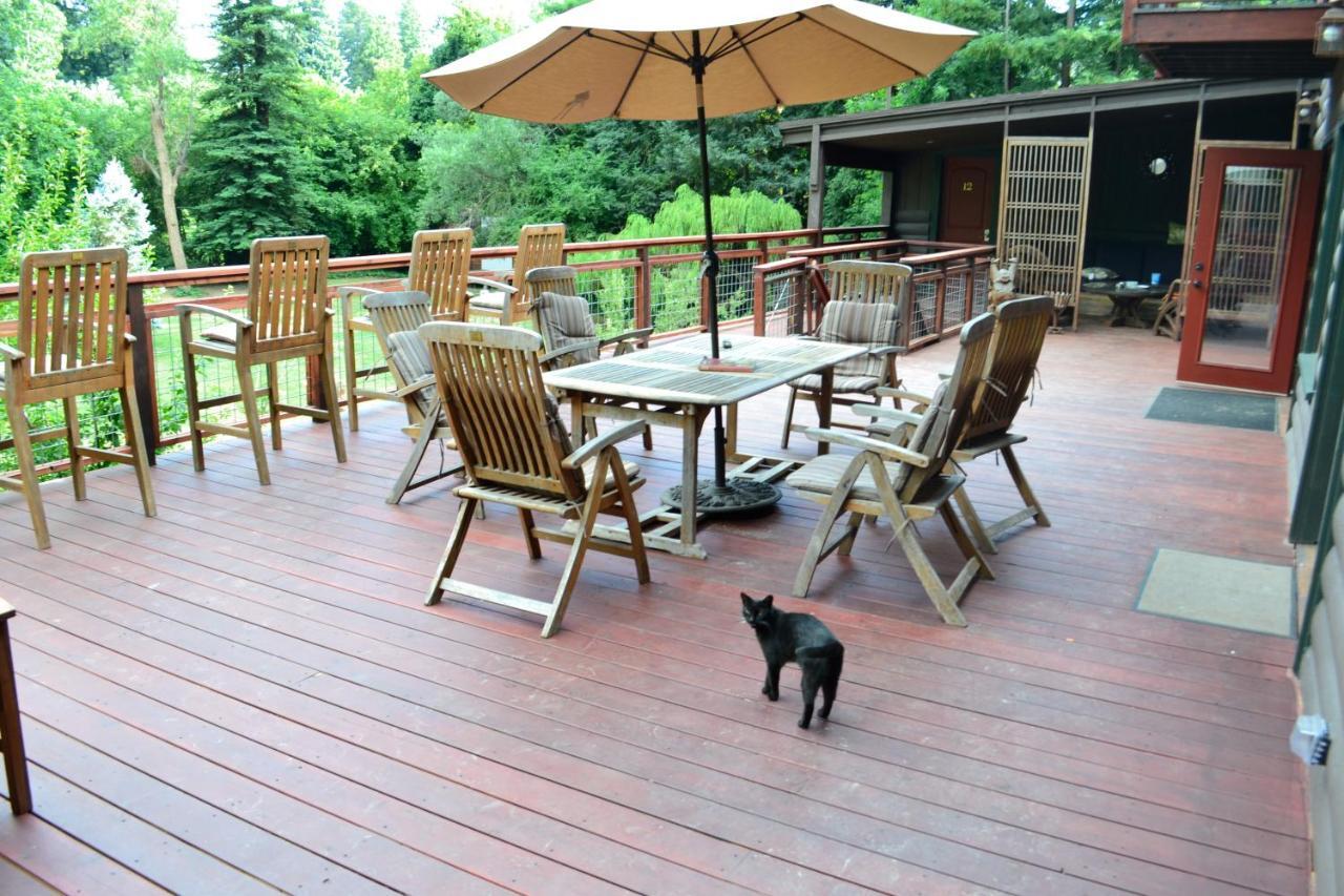Guerneville Lodge Ngoại thất bức ảnh